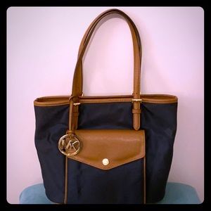 Michael Kors Jet Set Nylon Pocket Tote Navy/Saddle